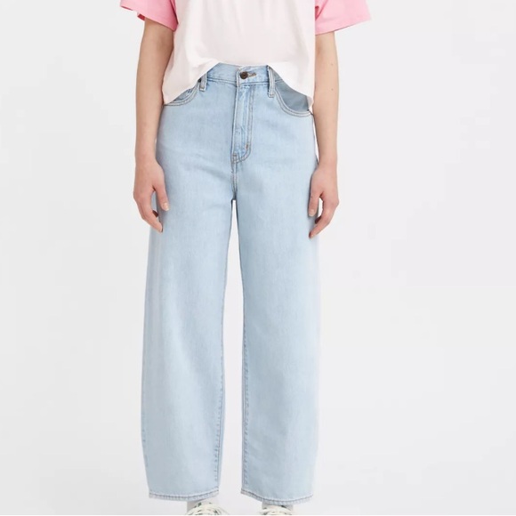 Levi balloon leg woman’s jeans - Picture 3 of 6